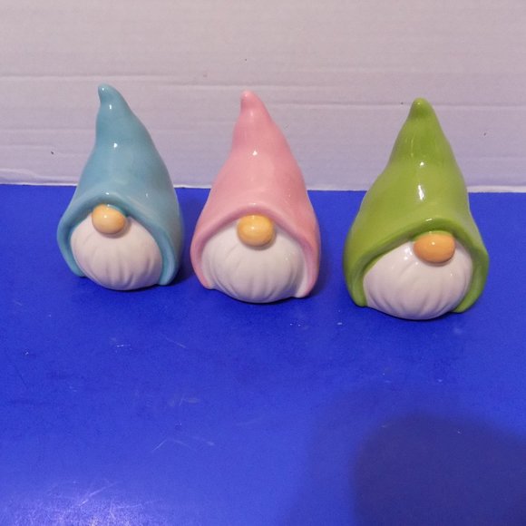 NEW Spring Ceramic  Gnomes Elf Dwarf Figurines Statue - Picture 3 of 4